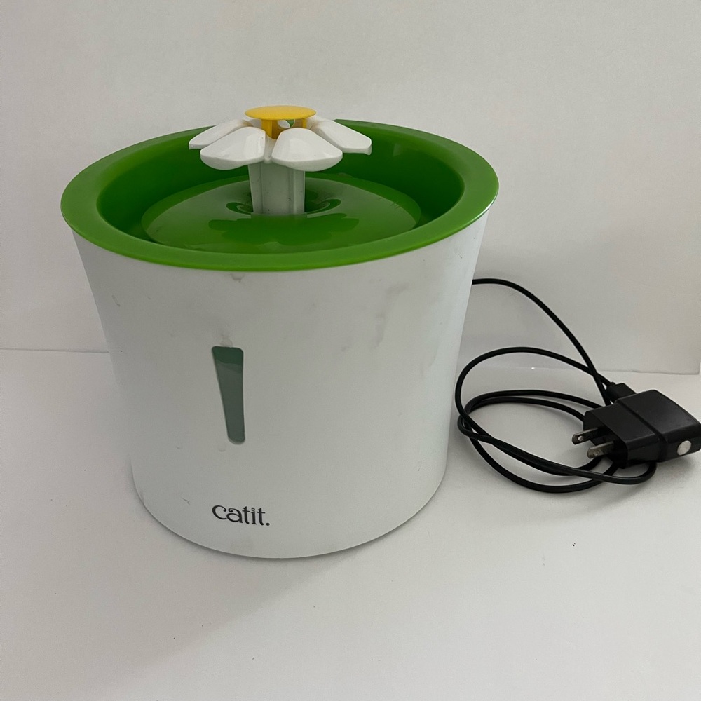 Catit Flower Plastic Cat Fountain